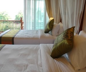 Colonial River Deluxe